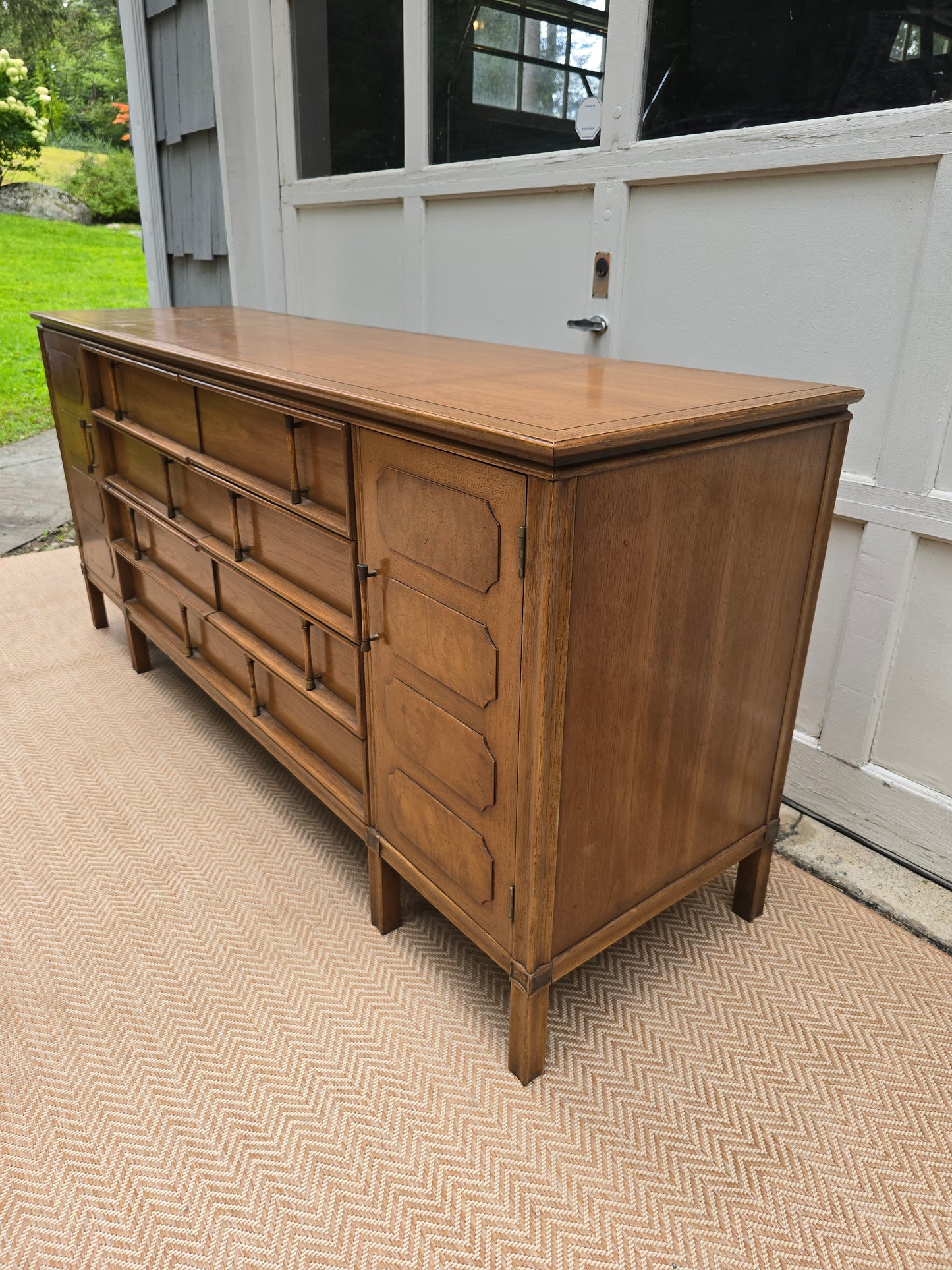 1960s Thomasville Tamerlane Hollywood Regency Burled Wood Credenza Sideboard