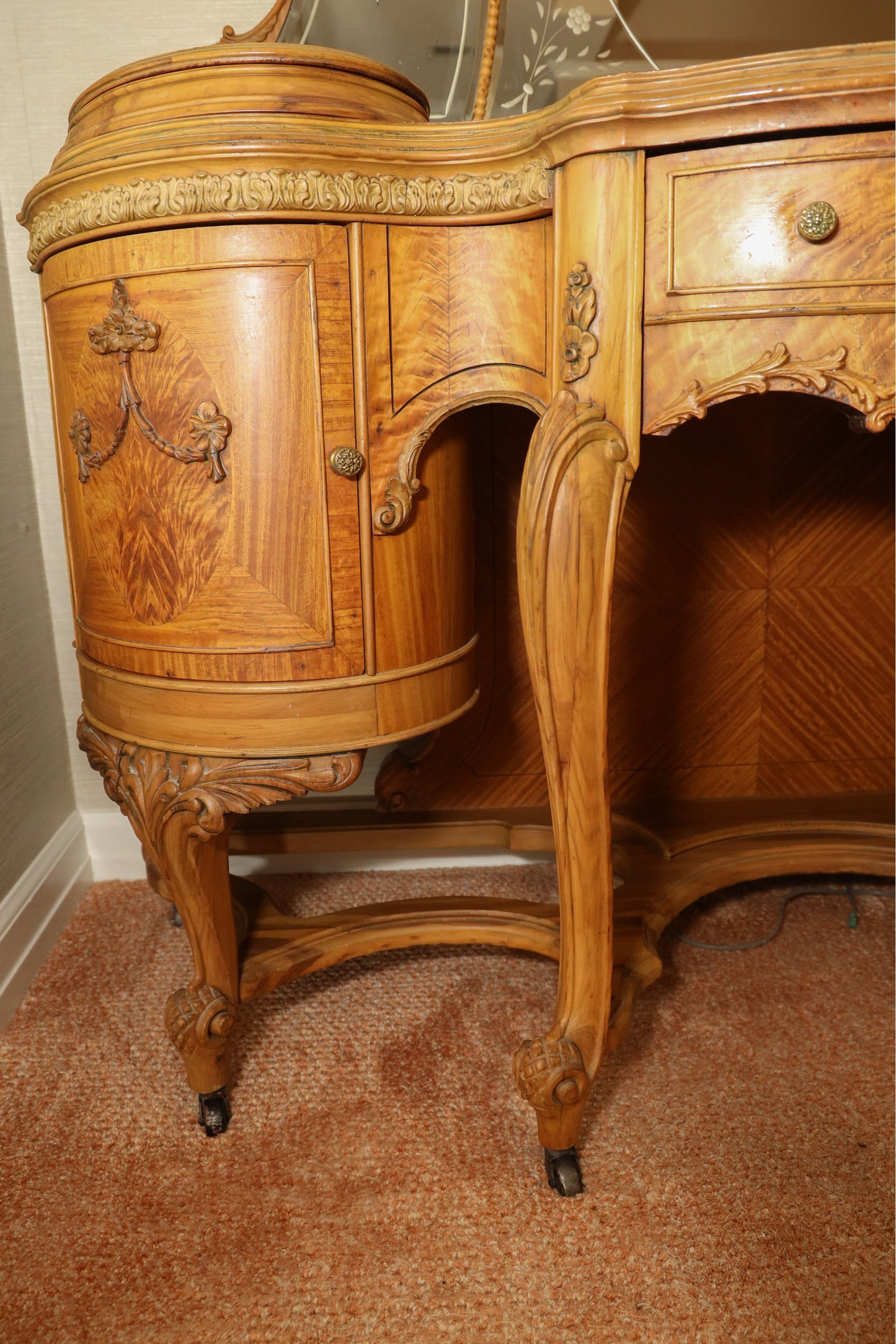 Antique French Rococo Vanity with Etched Mirror – Hand-Carved Burled Wood