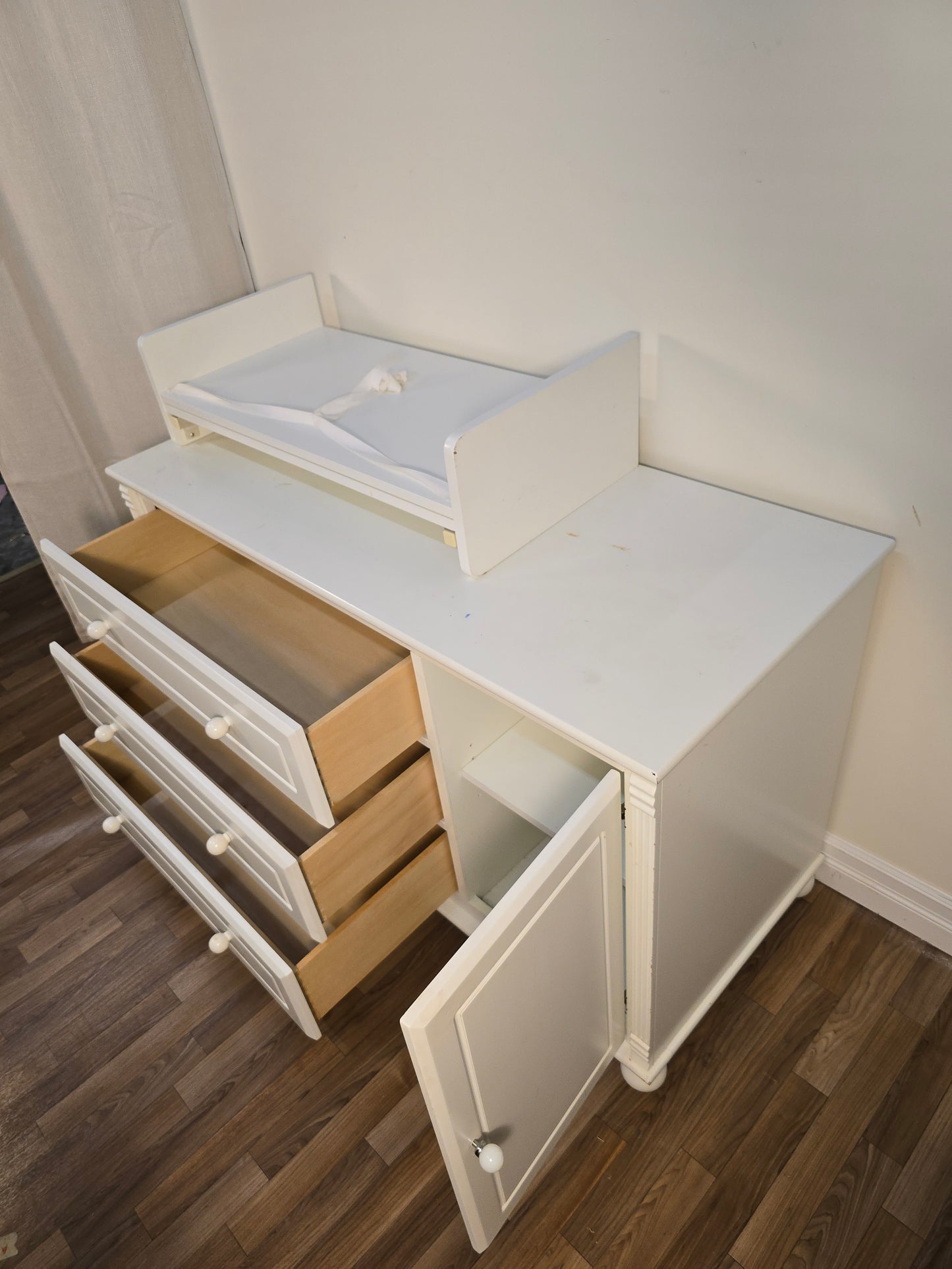 Bellini White Dresser – 3-Drawer Chest with Side Cabinet, Solid Wood