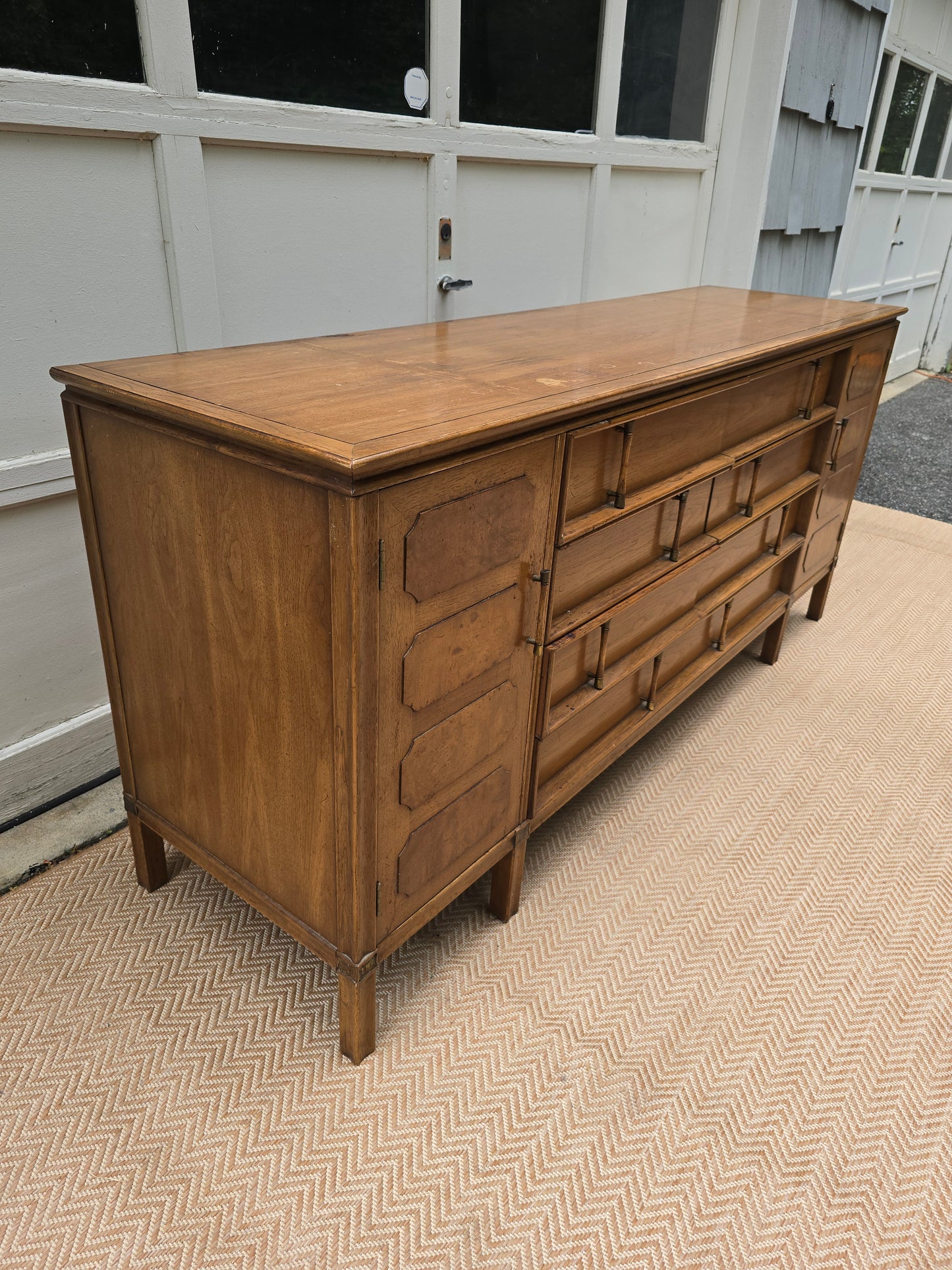 1960s Thomasville Tamerlane Hollywood Regency Burled Wood Credenza Sideboard
