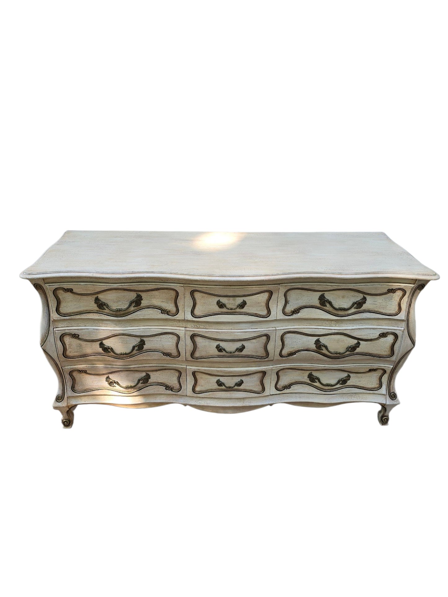 Chantilly French Provincial Dresser – Antique Nine-Drawer Chest with Serpentine Front