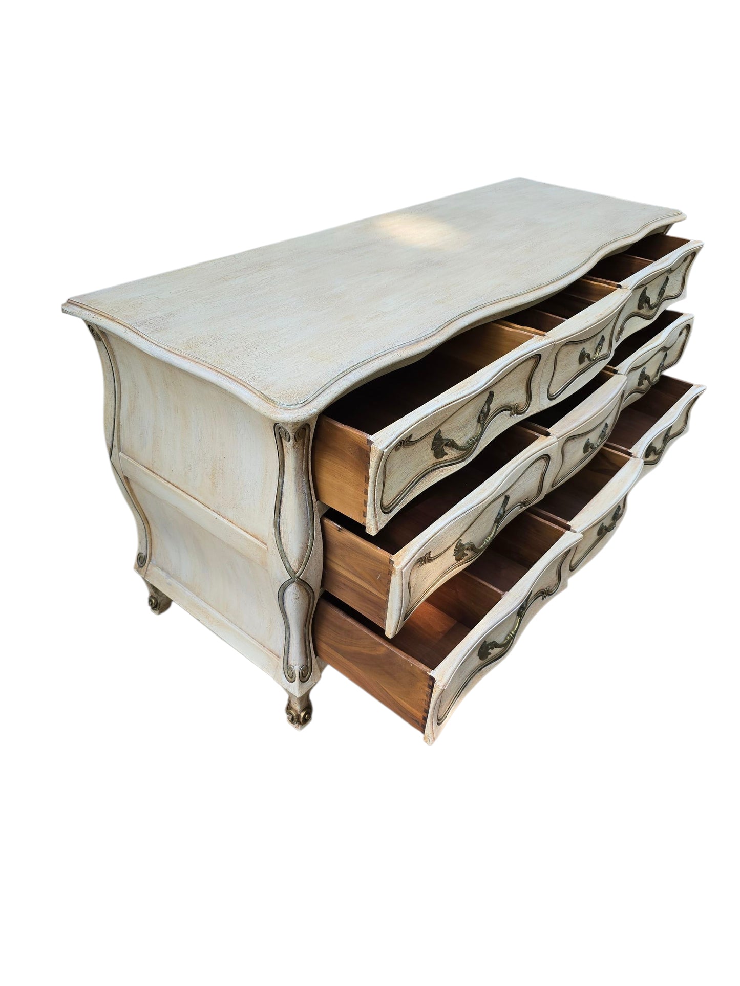 Chantilly French Provincial Dresser – Antique Nine-Drawer Chest with Serpentine Front