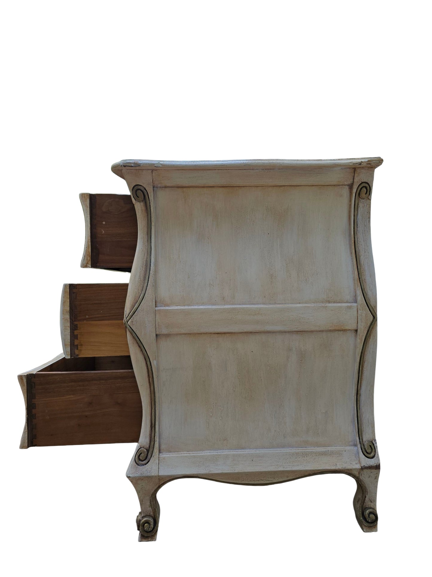 Chantilly French Provincial Dresser – Antique Nine-Drawer Chest with Serpentine Front